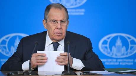"Podría salirse de control": Lavrov advierte de riesgos de proliferación nuclear tras el anuncio de Macron sobre su arsenal