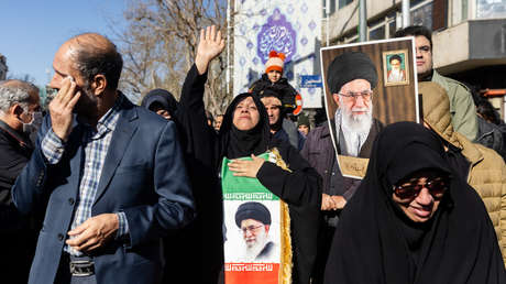 Zajárova tilda de "cobardes" los asesinatos del líder supremo y altos cargos de Irán