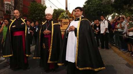 Un sacerdote queda en el ojo del huracán por defender a los hijos de 'El Mencho'