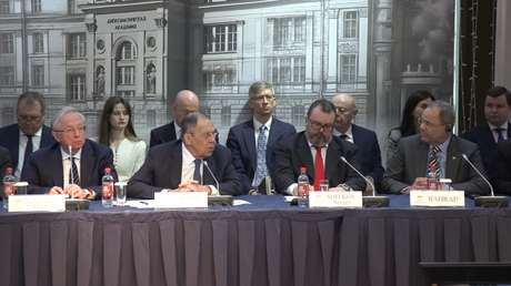 Lavrov hace preguntas incómodas a los que piden influir en Irán