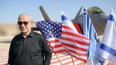 Netanyahu destaca la cooperación histórica con Washington con un avión F-22 estadounidense de fondo