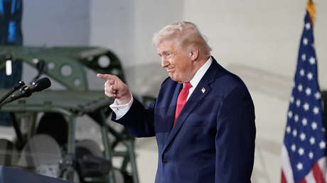 Trump vaticina que "Cuba va a caer"