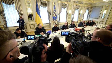 Zelenski arremete contra el "pobrecito" Orbán