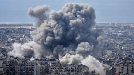 MINUTO A MINUTO: Trump exige "rendición incondicional", mientras Irán lanza masiva represalia por la matanza de escolares