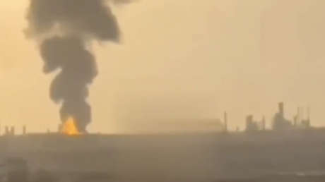 Arde refinería en Baréin tras un ataque iraní (VIDEOS)