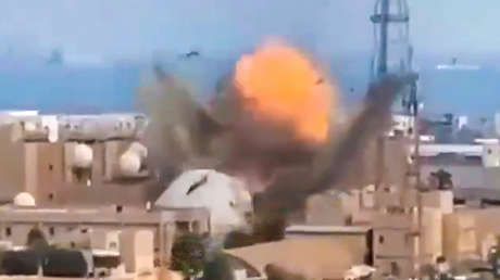 Líder supremo de Irán a países de la región: Recomiendo cerrar sus bases militares "lo antes posible"