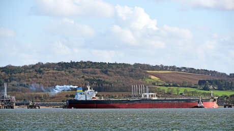 Canciller iraní: La Casa Blanca está ahora suplicando al mundo que compre crudo ruso