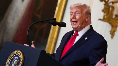 Trump compara su estrategia ante Irán y la de Obama con una FOTO