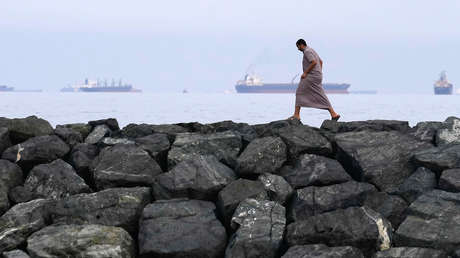 Canciller iraní: El estrecho de Ormuz está cerrado solo para los enemigos