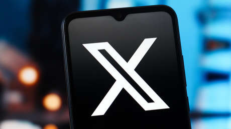 X sufre una caída global