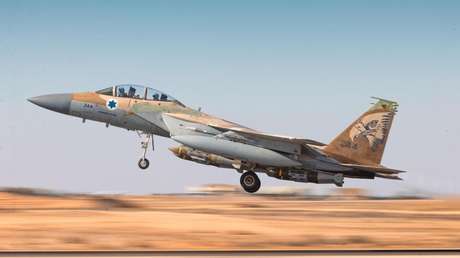 Israel ataca infraestructura militar en el sur de Siria