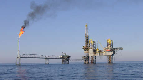 EE.UU. levanta temporalmente las sanciones al petróleo iraní por la crisis energética