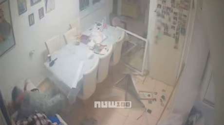 FUERTES VIDEOS: Residentes de Israel en el momento de la caída de un misil iraní y la onda expansiva resultante