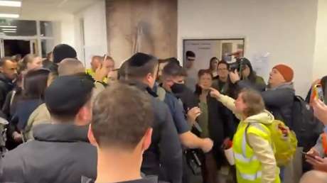 "¡Usted es responsable de las muertes!": Increpan a un ministro israelí durante su visita a ciudad atacada por Irán