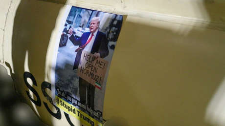 FOTO: El CGRI se mofa del ultimátum de Trump para abrir el estrecho de Ormuz