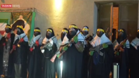 ÉPICO VIDEO: mujeres iraníes armadas se preparan para la batalla