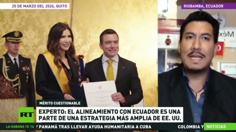 Noboa condecora a enviada de EE.UU. en medio de escándalo sobre el presunto bombardeo a una granja