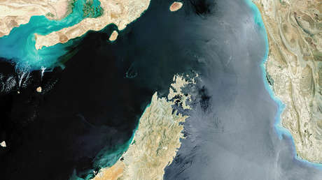 Irán calcula sus ingresos potenciales por cobrar peaje en el estrecho de Ormuz