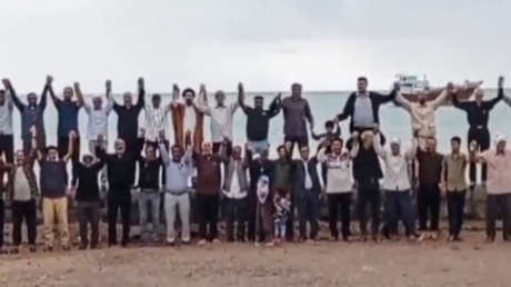 Los habitantes de la isla iraní de Ormuz se plantan para dar un mensaje a los agresores (VIDEO)