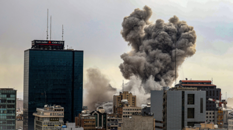 Trump "se aburre" y ve final de la guerra, Irán asegura que "el enemigo está huyendo", MINUTO A MINUTO