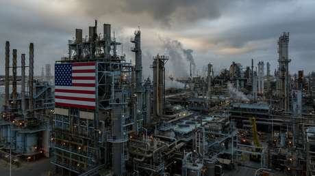 Irán denuncia "noticias falsas" para manipular precios de la energía y lanza advertencia