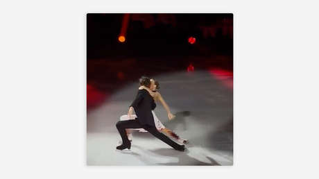 VIDEO: El brutal corte que un patinador hace con el patín a su compañera en plena actuación