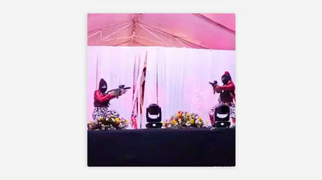 ¿Menores imitando a narcos?: baile con armas de utilería desata polémica en México (VIDEO)