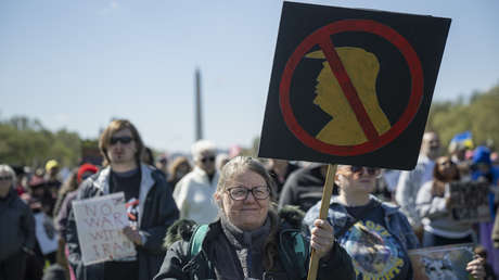 Tucker Carlson: Para los estadounidenses que se opongan a la guerra con Irán puede venir aún algo peor