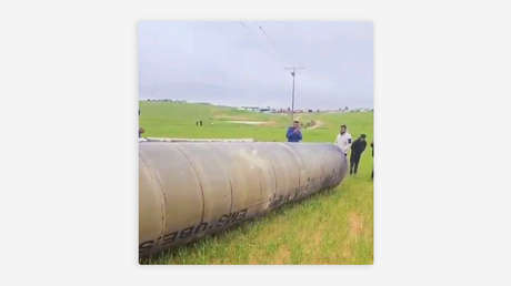 VIDEO: Habitantes hallan ENORME fragmento de un misil en Israel
