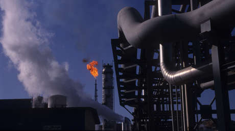 Irán casi duplica sus ingresos petroleros