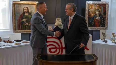 El FBI devuelve a un país latinoamericano 48 objetos de su patrimonio cultural (FOTOS)