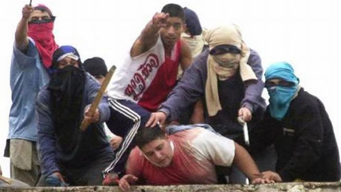 Canibalismo, decapitados y cabezas como pelotas de fútbol: así fue el motín de los ’12 Apóstoles’