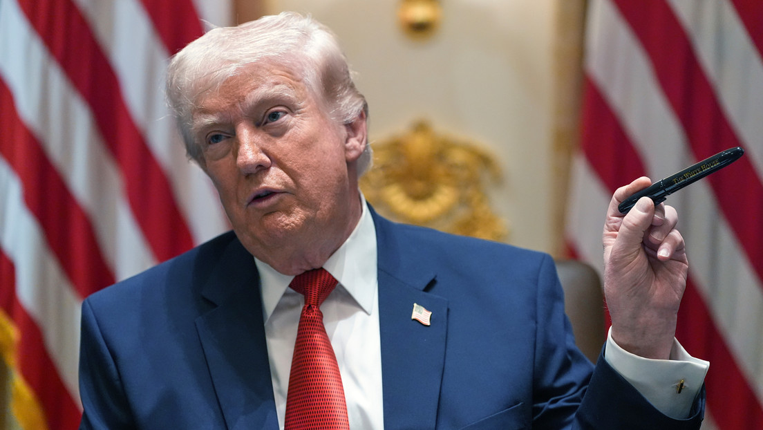 EL ULTIMÁTUM DE TRUMP A IRÁN: "¡Martes, 20:00 horas, hora del Este!'"