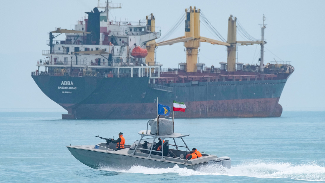 Trump nombra la "única razón" por la que los iraníes siguen vivos