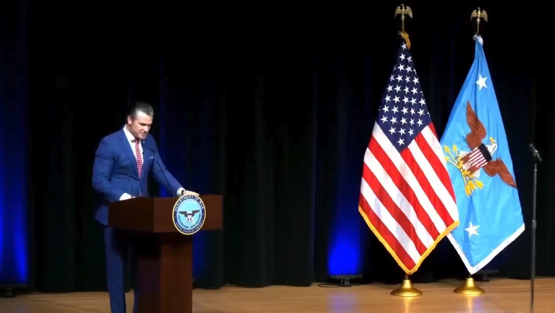 Hegseth cita falso vers&iacute;culo b&iacute;blico de 'Pulp Fiction' en serm&oacute;n oficial