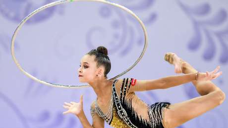 Ucrania ataca a una gimnasta rusa de 15 años por no mirar su bandera por error