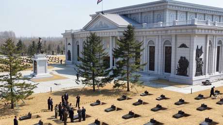 Kim Jong-un supervisa museo en honor a soldados caídos en operaciones en el extranjero