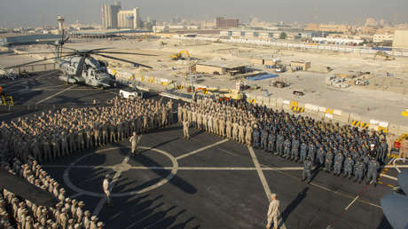 EE.UU. evacúa con urgencia a 1.500 militares, con sus familias y mascotas, de su base clave en Oriente Medio