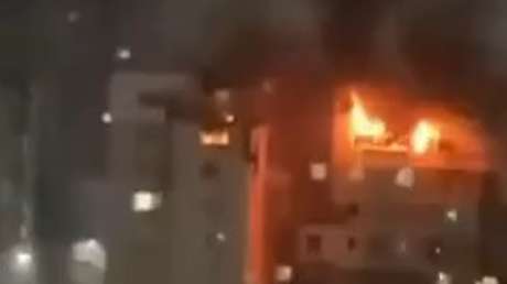 Ataque de drones ucranianos provoca incendio en un complejo residencial ruso