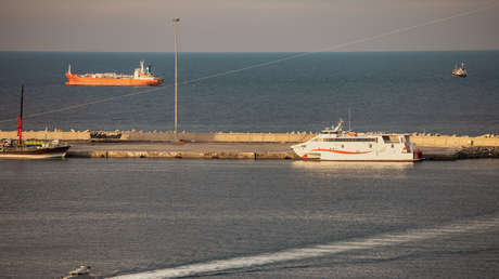 El número de barcos que pasaron por el estrecho de Ormuz en un día