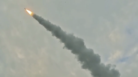 Misiles iraníes castigan al enemigo con fuertes golpes (VIDEO)