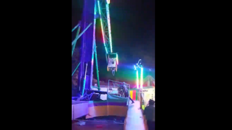 VIDEO: Joven cae de juego mecánico y es rescatada antes de tocar el suelo