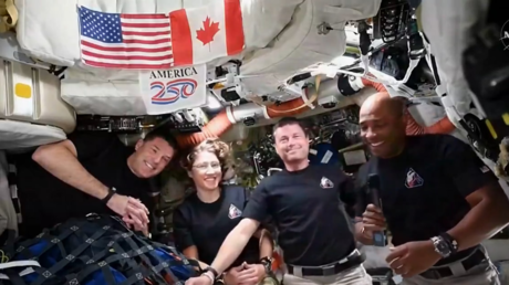 Trump conversa en directo con los astronautas de Artemis II