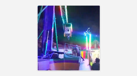 VIDEO: Joven cae de juego mecánico y es rescatada antes de tocar el suelo