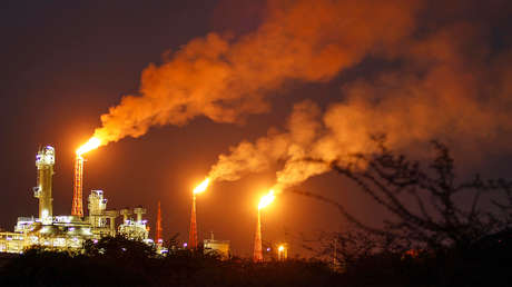 Irán aclara el estado de las instalaciones en su 'joya petrolera' tras ataque de EE.UU.