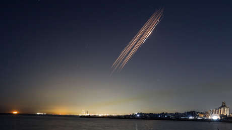 Irán amenaza a EE.UU. y sus aliados con privar el acceso al petróleo y gas de la región "durante años"