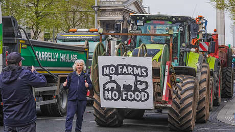 Camiones, tractores y militares en las calles: el alza del combustible desata protestas en este país europeo