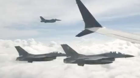 VIDEO: Cazas F-16 pakistaníes escoltan un avión con Witkoff y Kushner a bordo en Islamabad