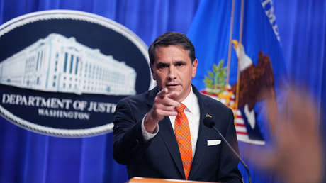 EE.UU. amenaza a quienes compren petróleo iraní