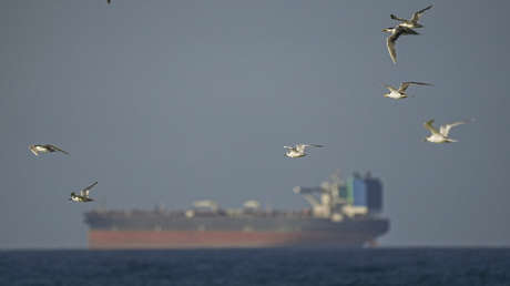 WSJ: Este país del Golfo presiona a EE.UU. para que levante el bloqueo del estrecho de Ormuz